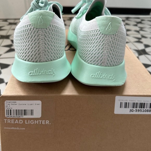 Execellent All Birds Tree Dashers size 9.5 - Picture 2 of 3